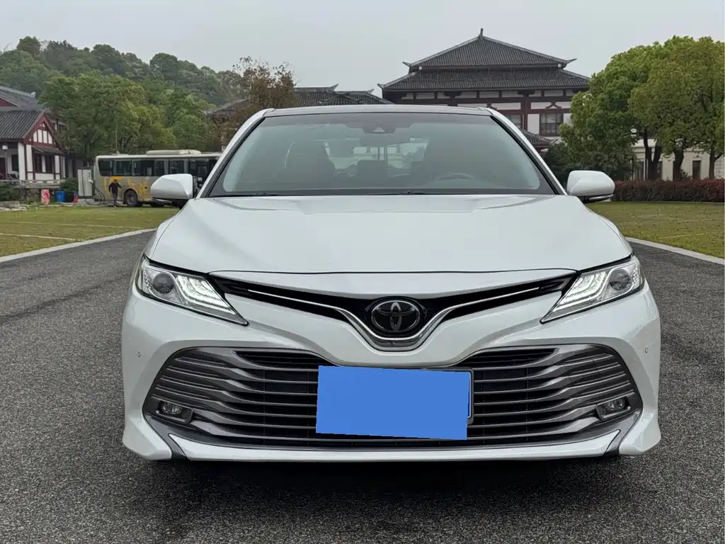Toyota Camry — миниатюра 2