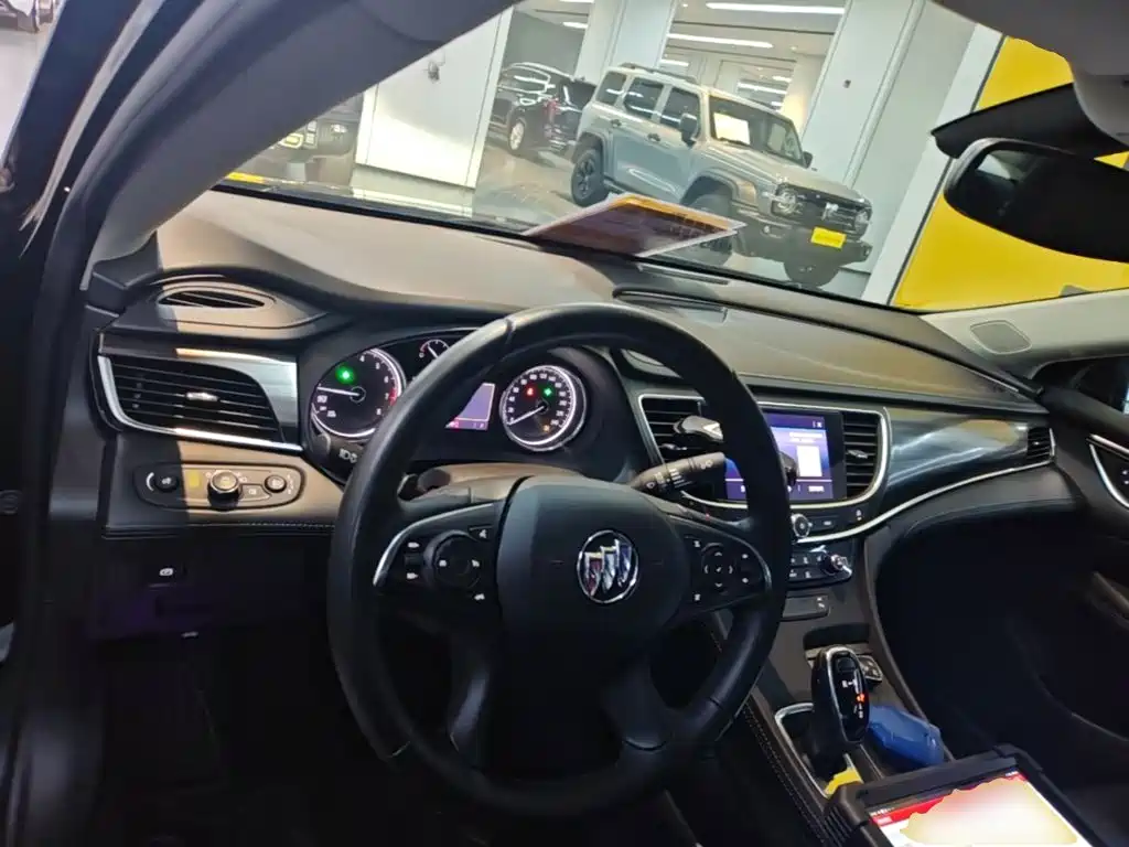 Buick LaCrosse — миниатюра 10