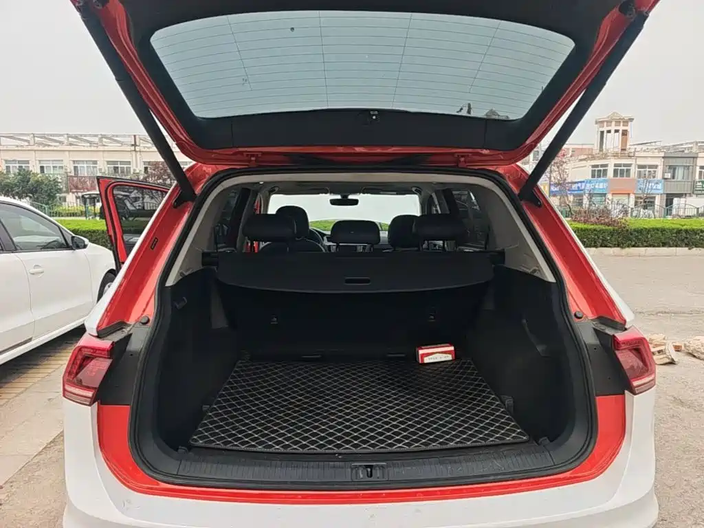 Volkswagen Tiguan L — миниатюра 19