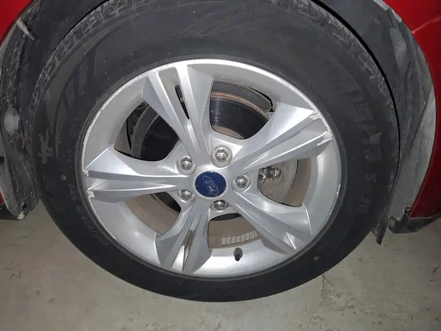Ford Focus — миниатюра 6
