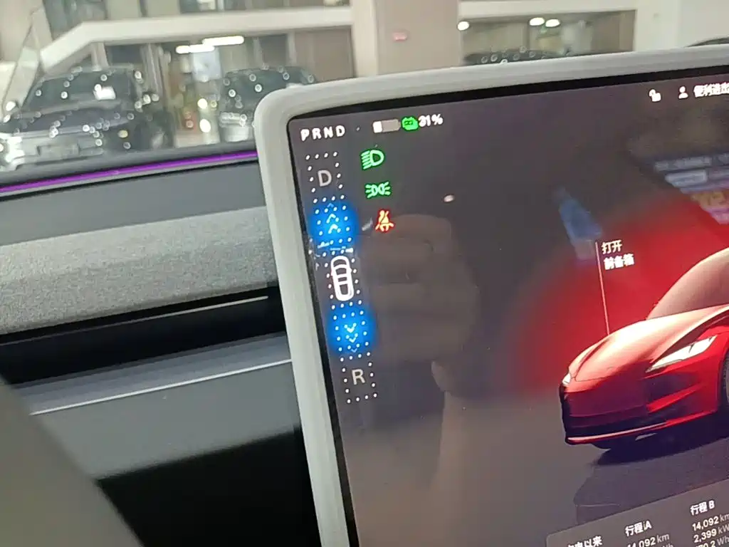 Tesla Model 3 — миниатюра 14