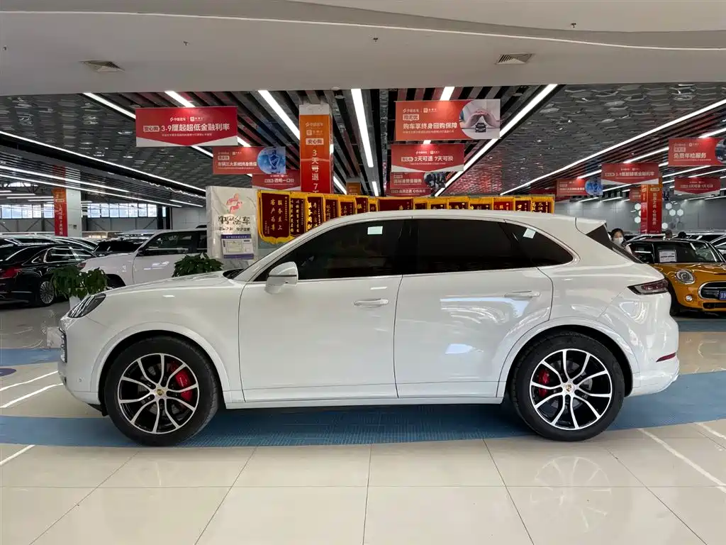 PORSCHE CAYENNE