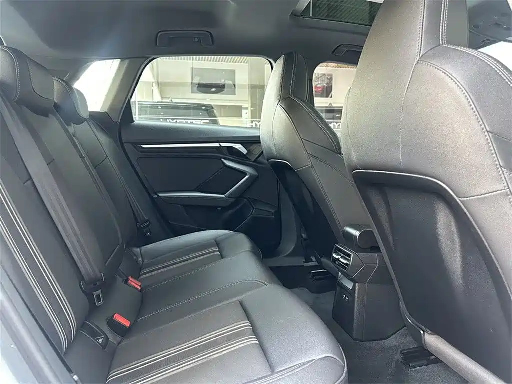 Audi A3 2023 Белый из Китая, фото 5