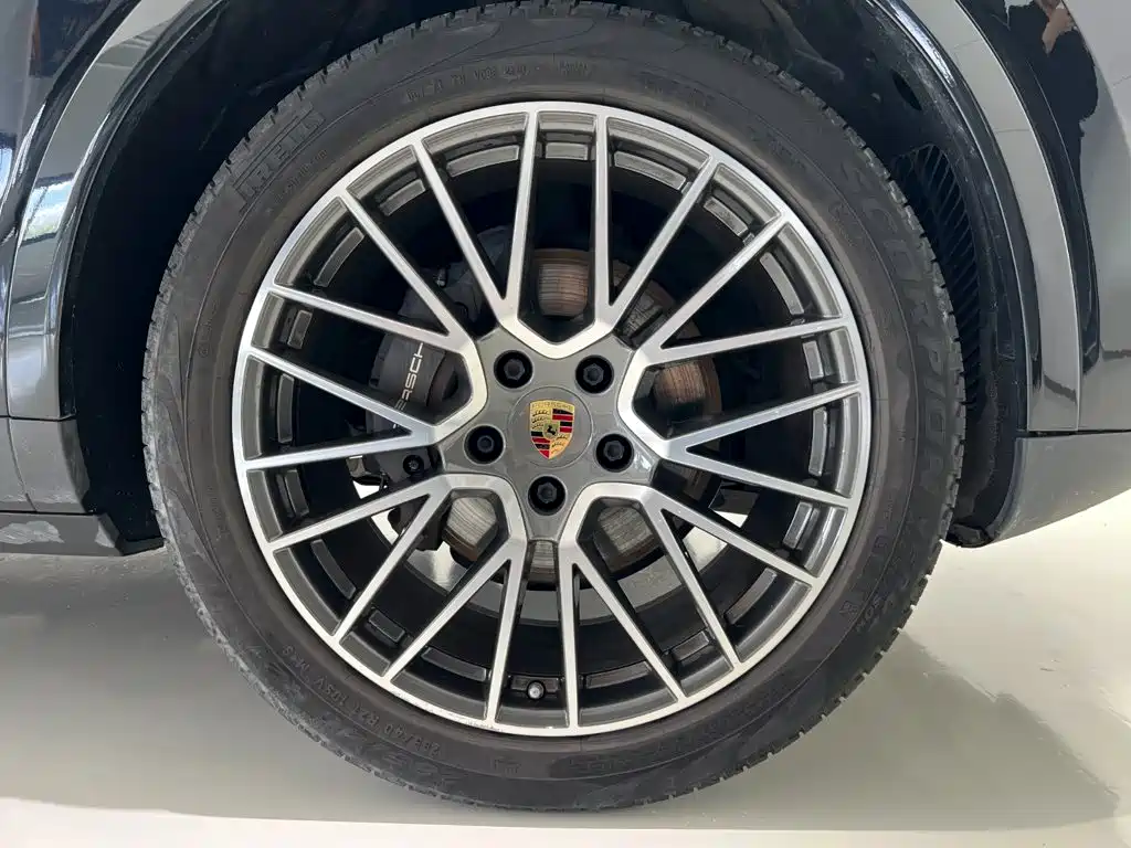 Porsche Cayenne — миниатюра 11