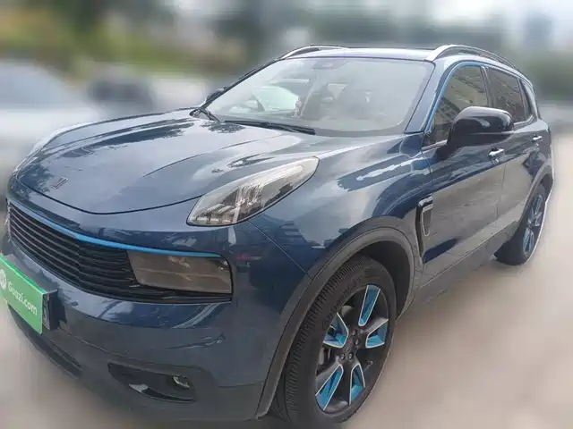 2018 Lynk & Co 01