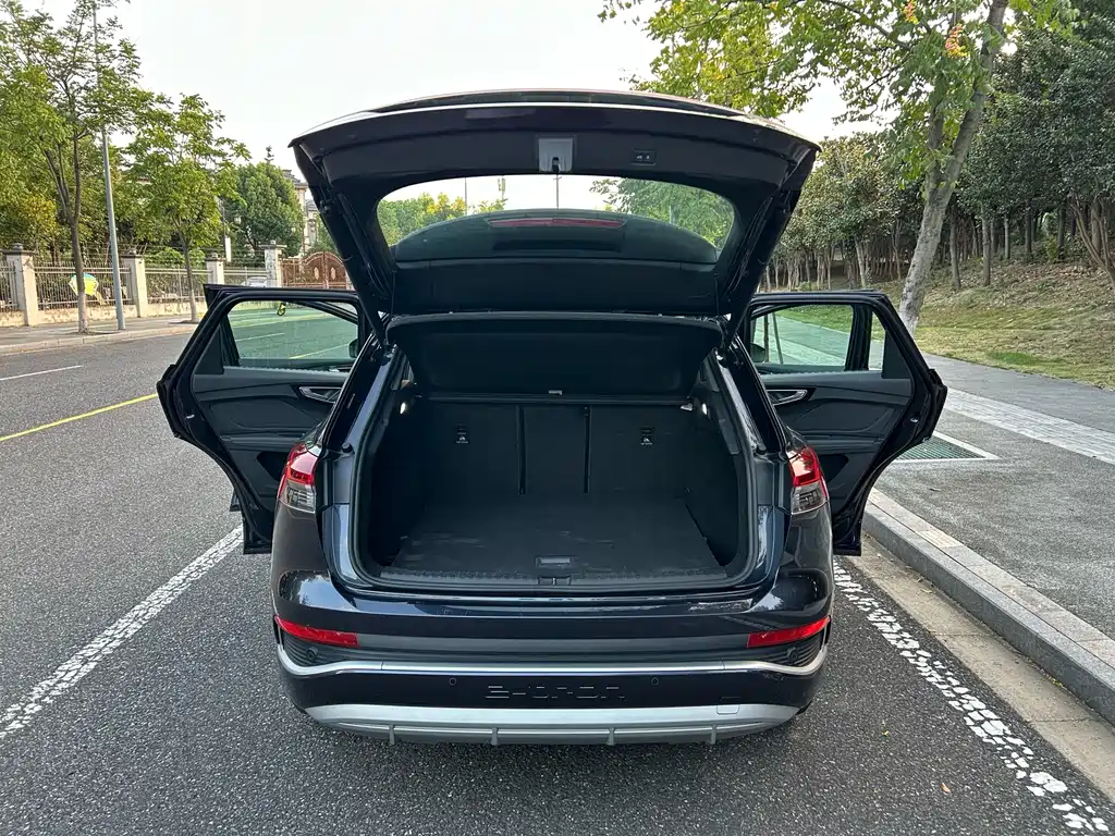 Audi Q4 e-tron — миниатюра 14