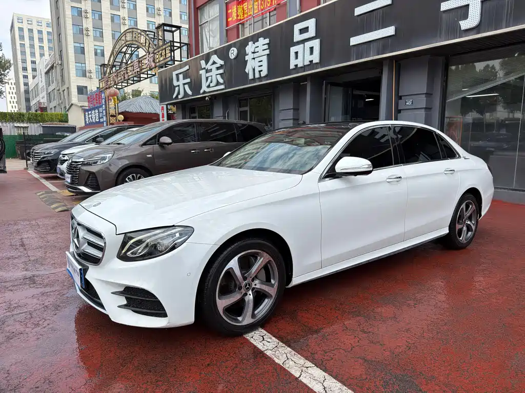 Mercedes-Benz E-Class — миниатюра 2