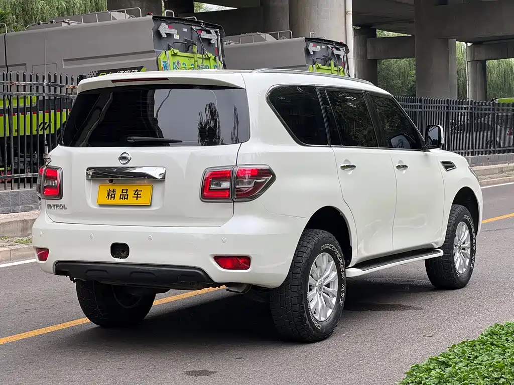 Nissan Patrol 2017 4.0L AT