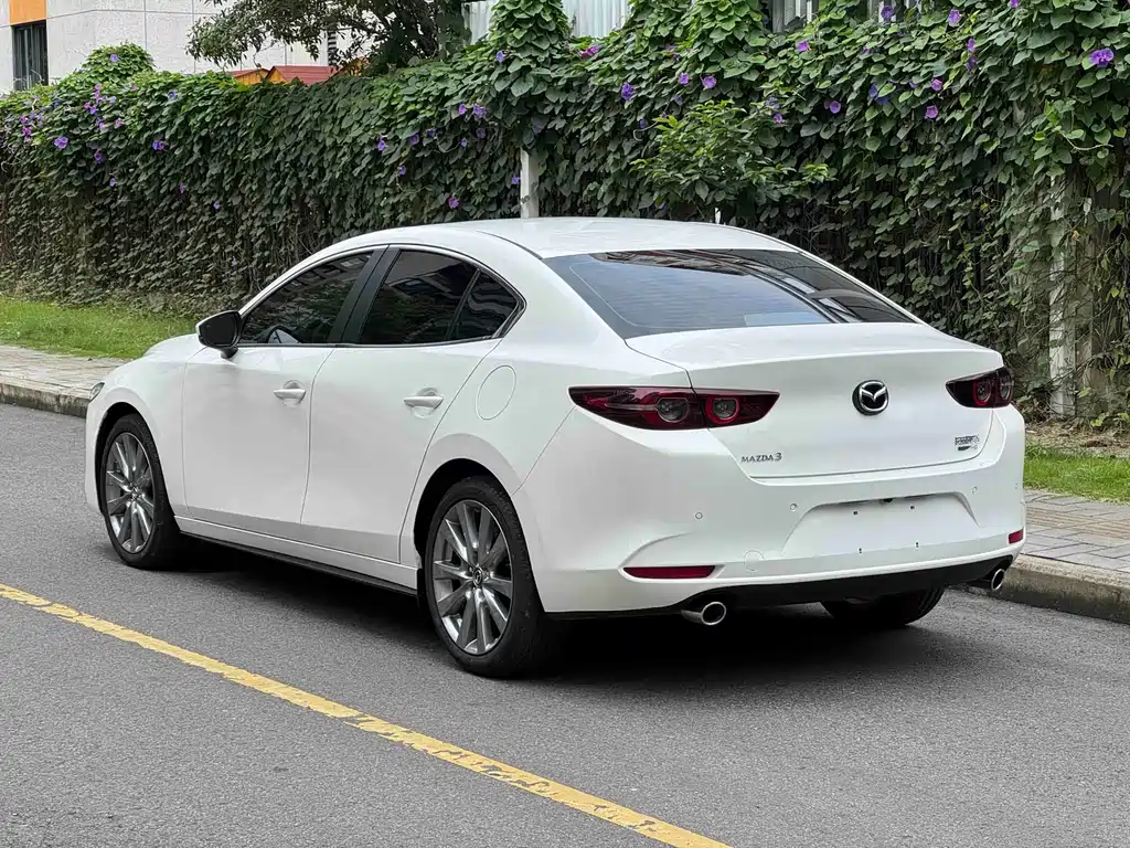 Mazda Mazda3 3 2025 2.0L AT