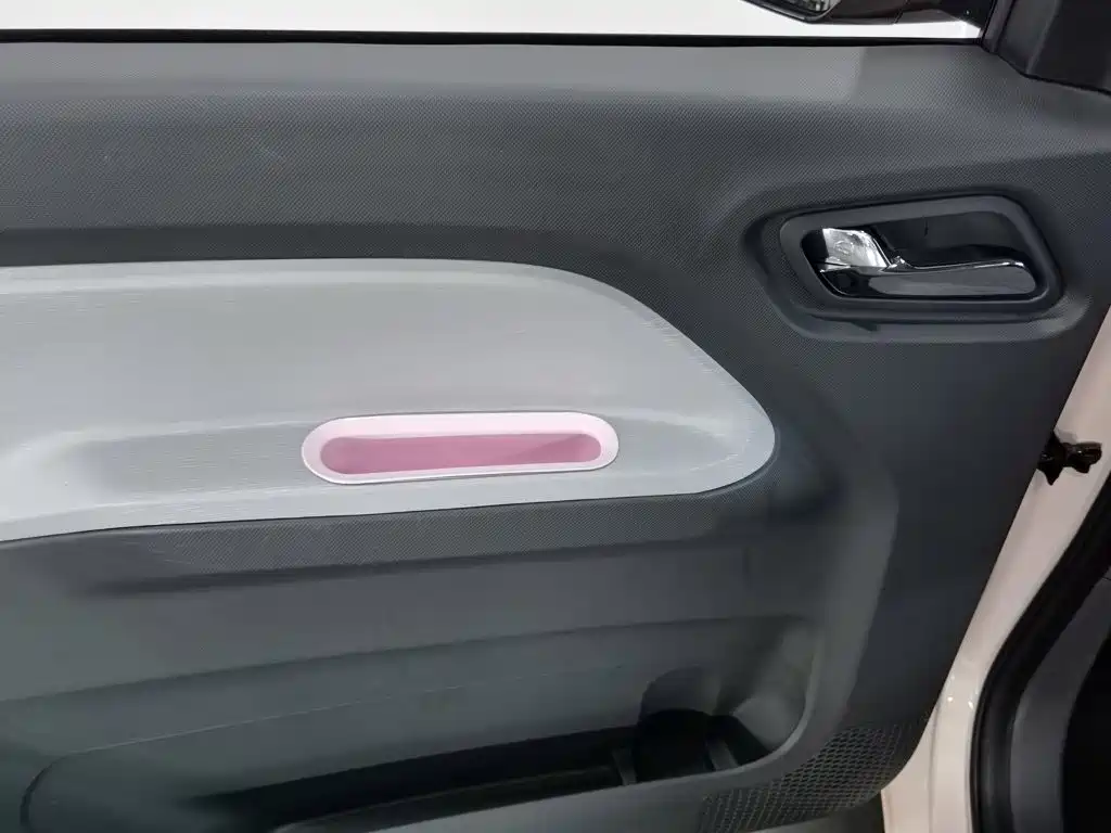 Wuling MINIEV — миниатюра 9