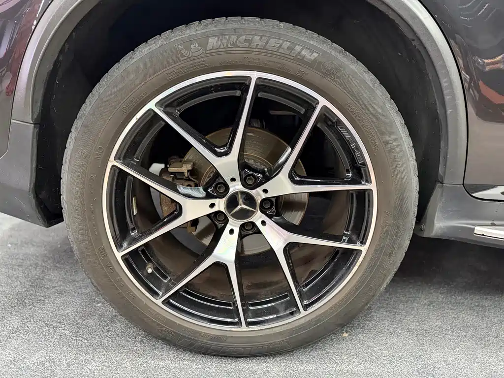 MERCEDES-BENZ GLC AMG