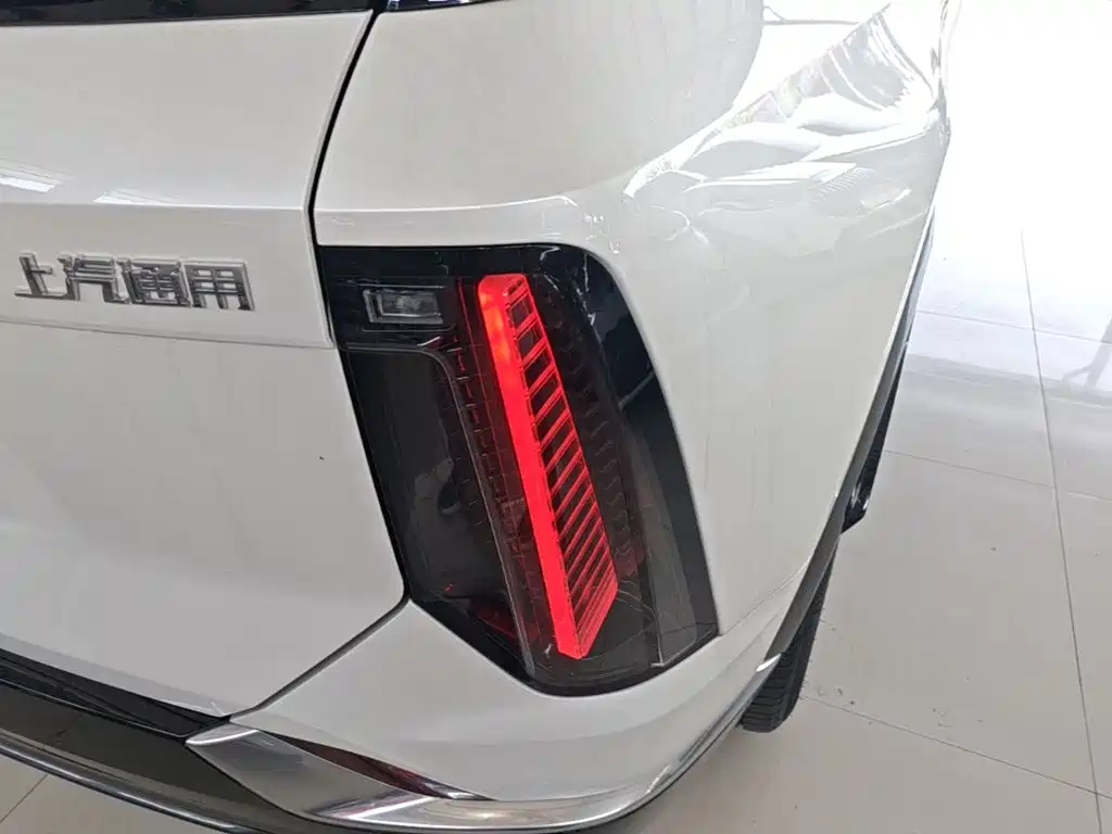 Cadillac IQ — миниатюра 8