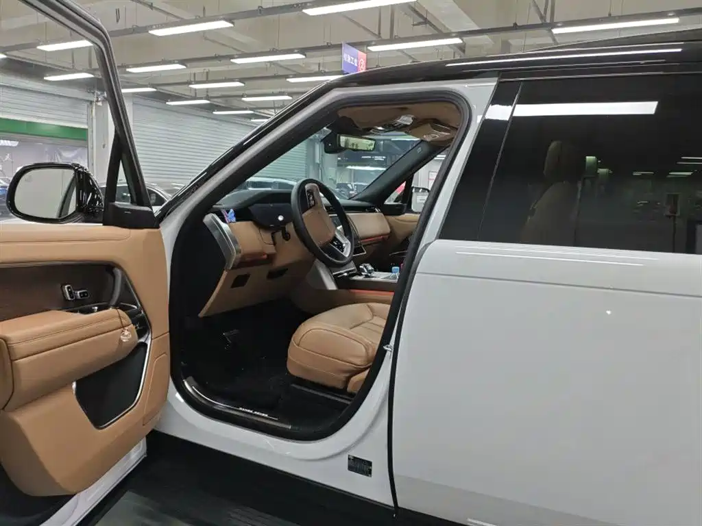 Land Rover Range Rover 2025 3.0 L6 400PS Long Wheelbase