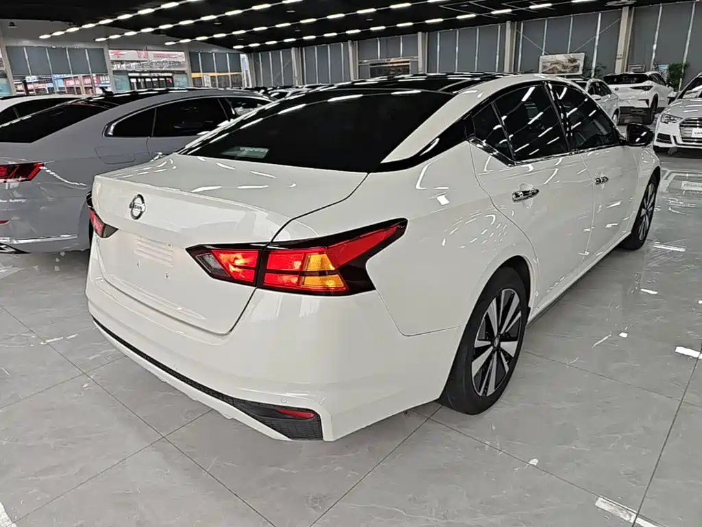 Nissan Teana — миниатюра 7