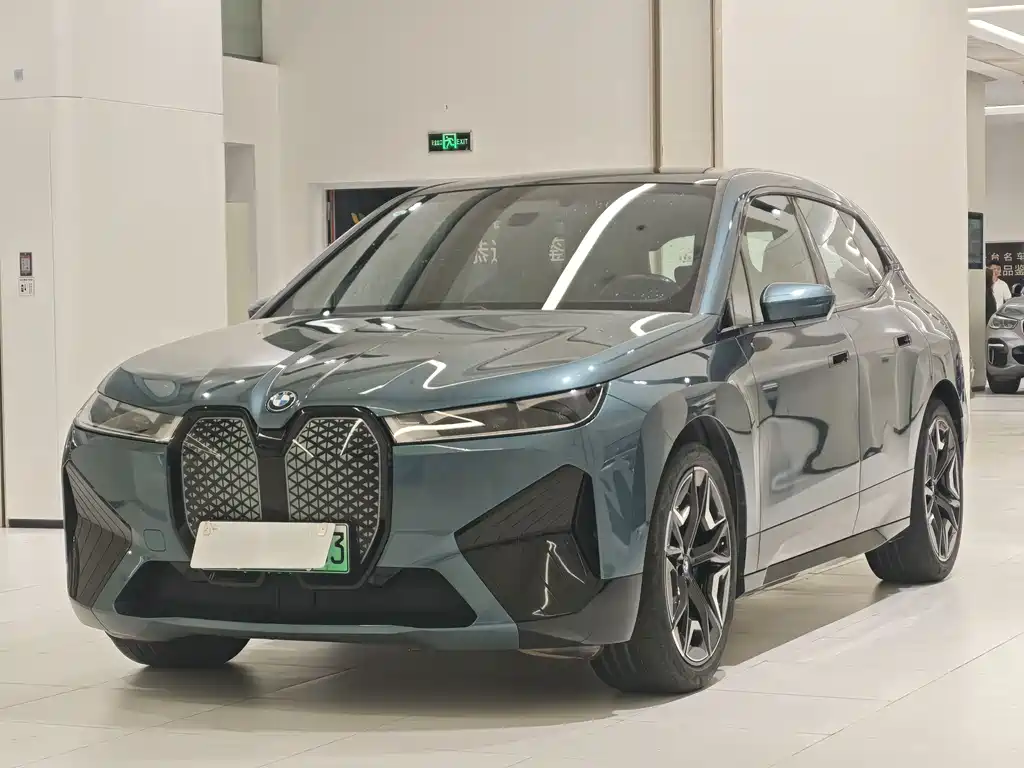 BMW iX