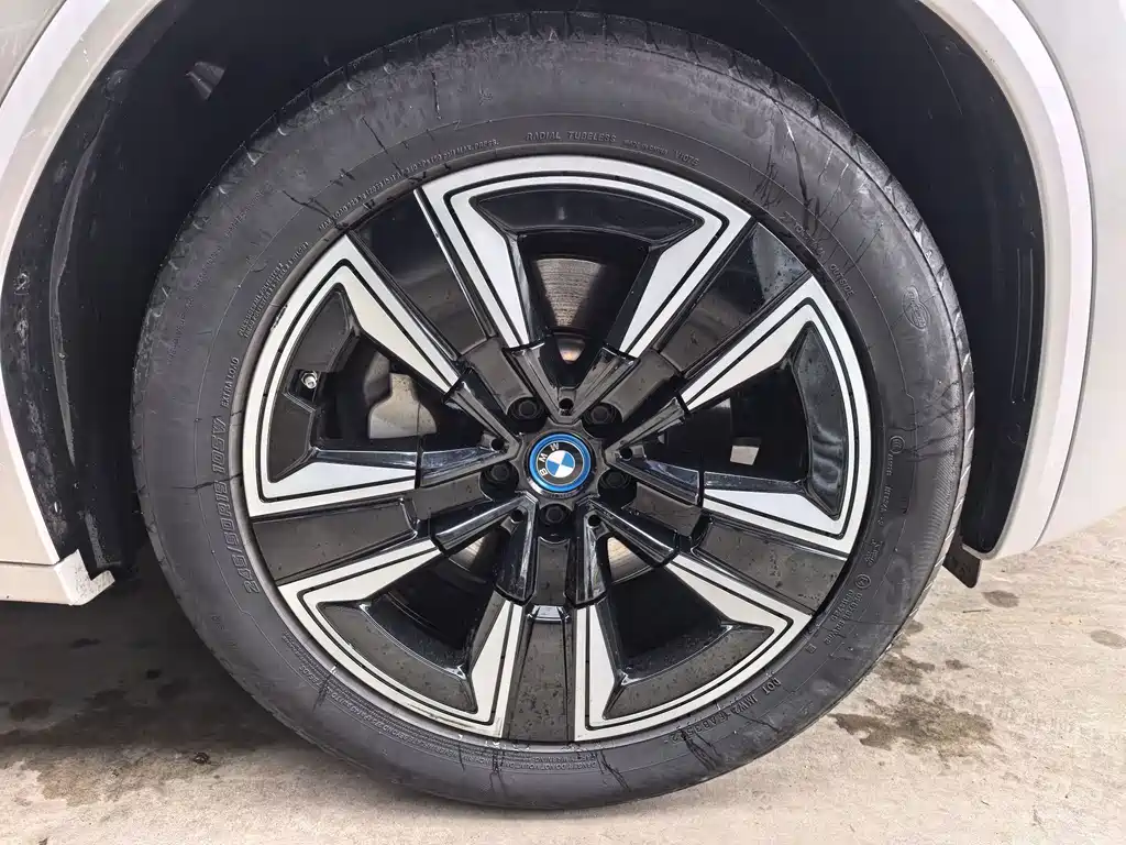 BMW iX3 — миниатюра 5