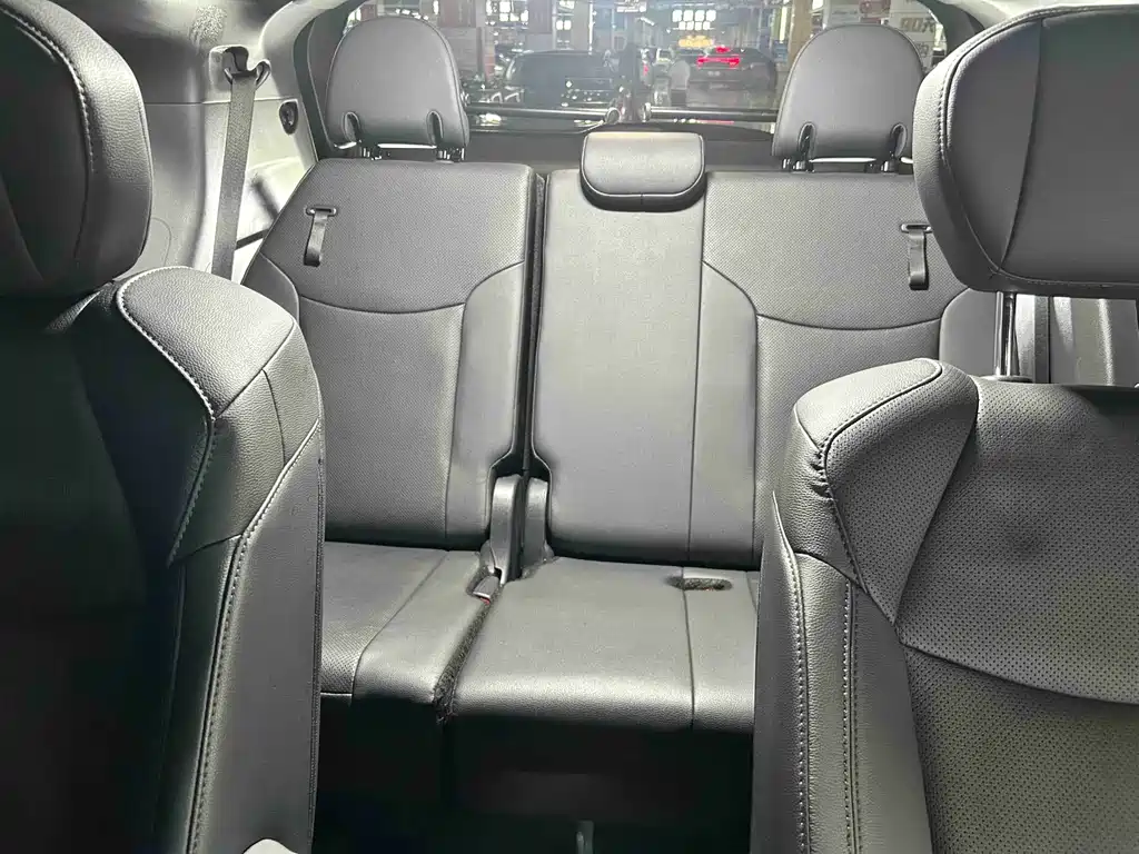 Toyota Sienna — миниатюра 18