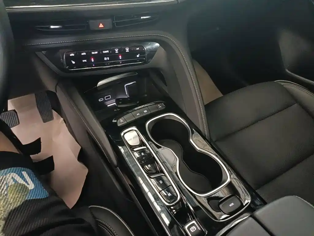 Buick Envision Plus — миниатюра 14