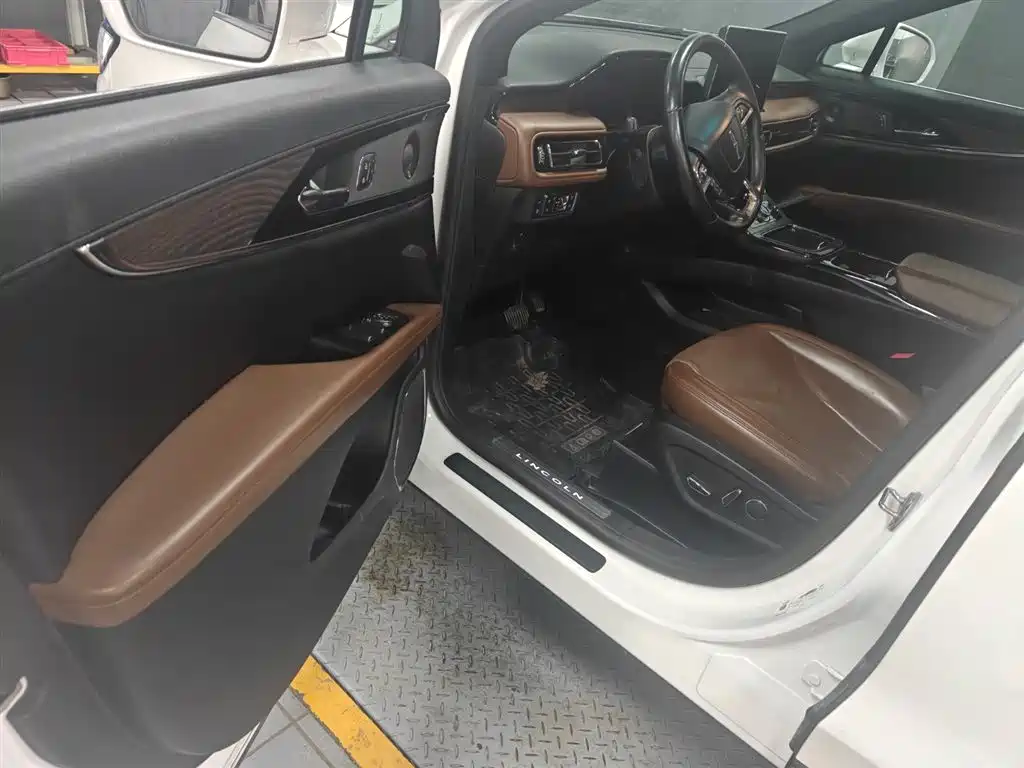 Lincoln Nautilus 2021 2.0T
