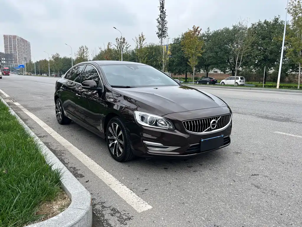 Volvo S60 — миниатюра 3