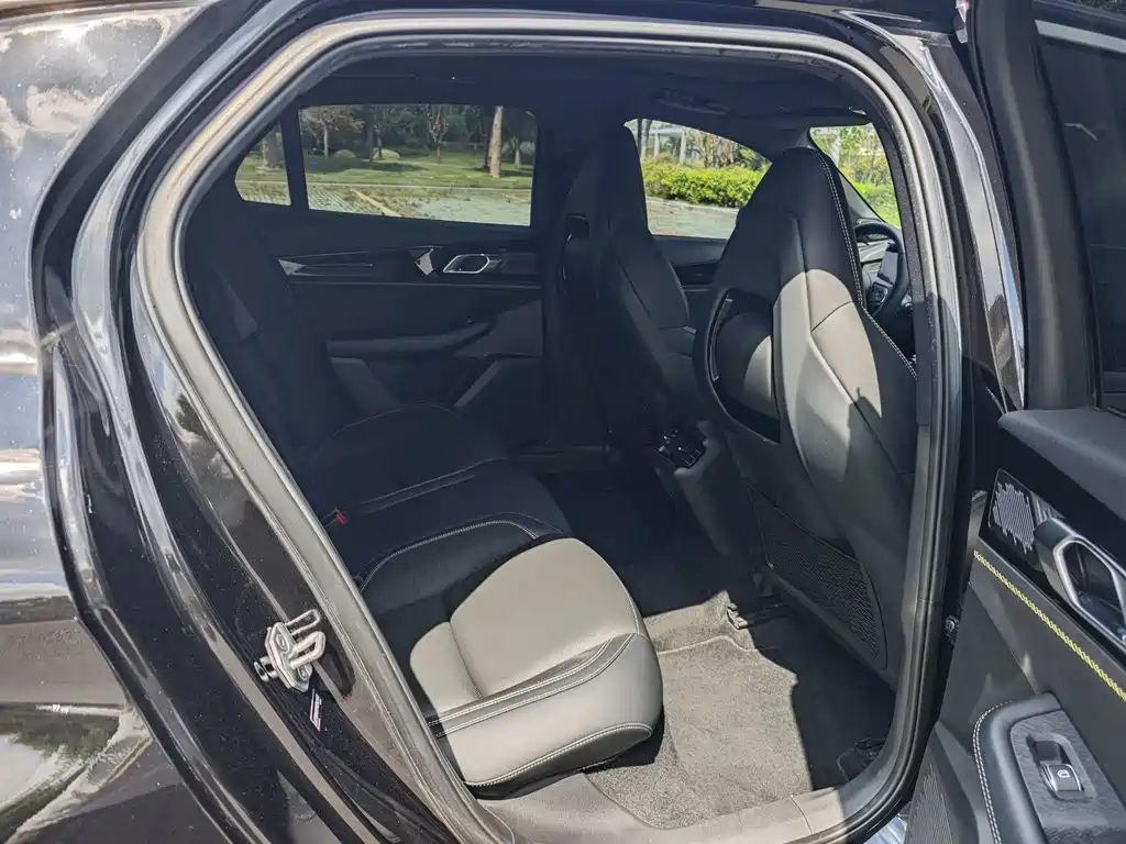 Lynk & Co 03 — миниатюра 12