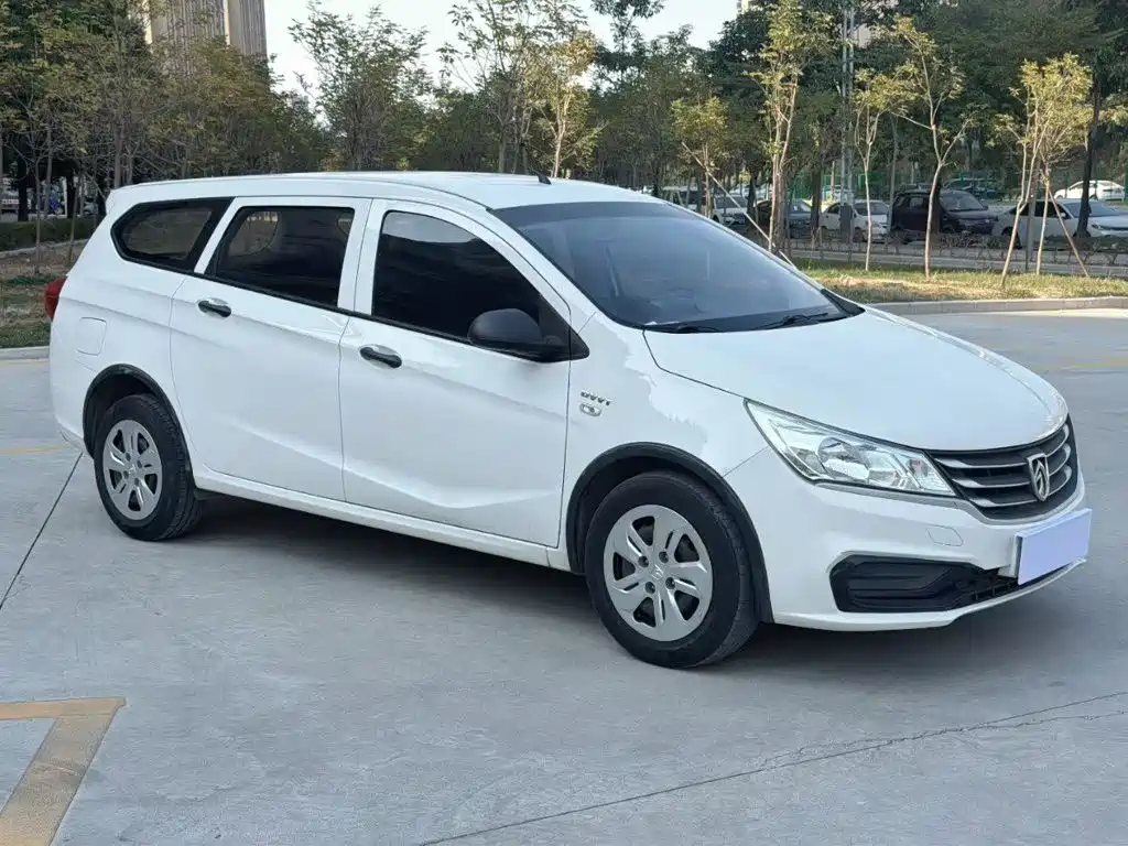 Baojun 310W — миниатюра 3