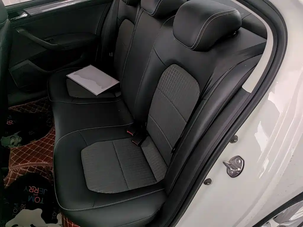 Volkswagen Santana — миниатюра 17
