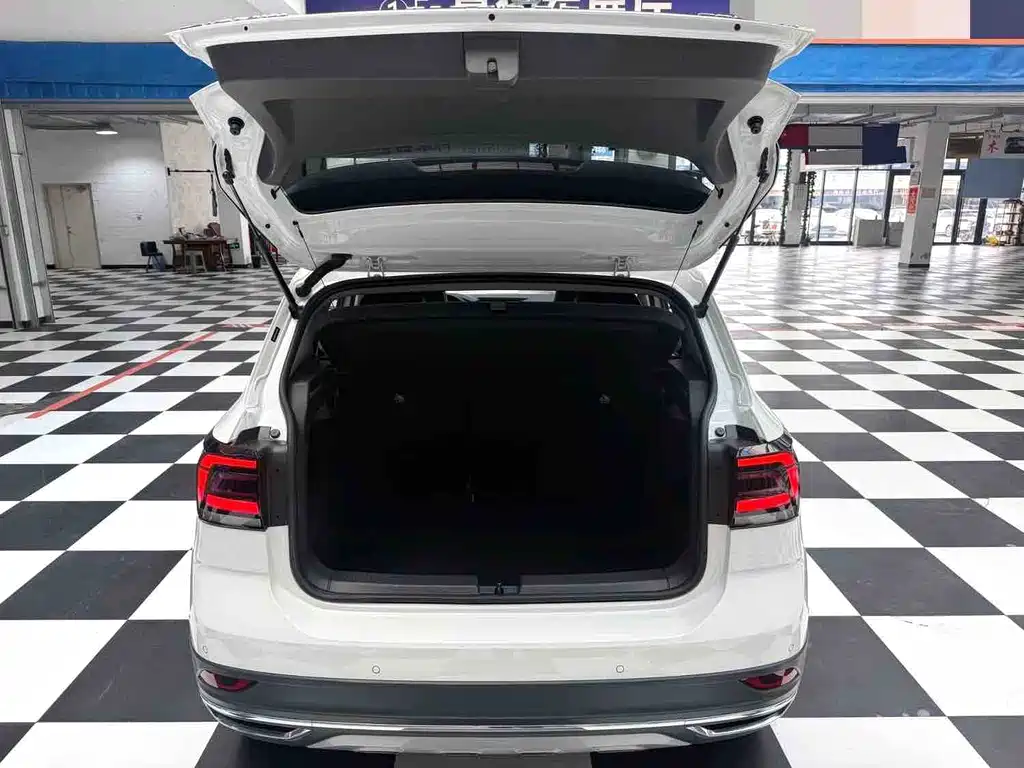 Volkswagen T-Cross — миниатюра 16
