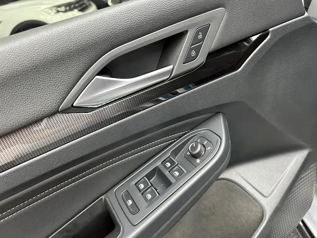 Volkswagen Golf — миниатюра 10