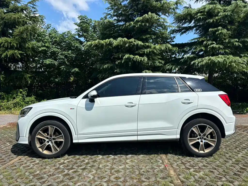 Audi Q2L — миниатюра 3