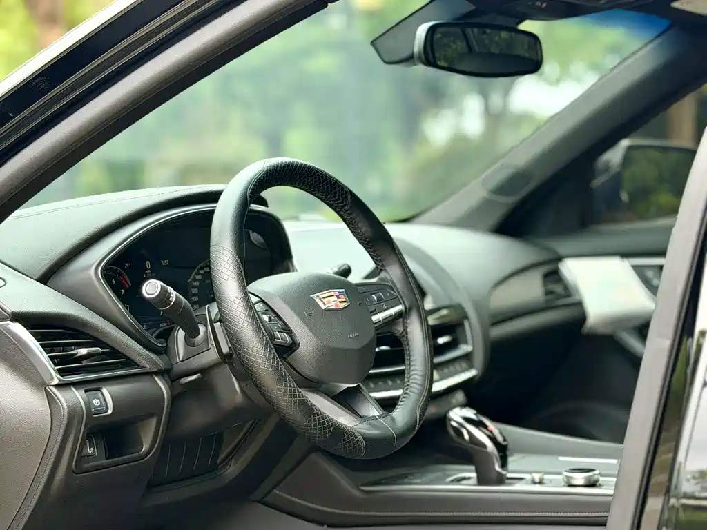 Cadillac CT5 — миниатюра 6