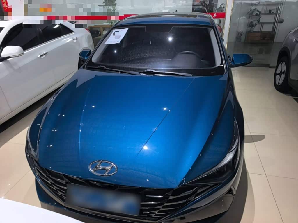 Hyundai Elantra 1.5 л 2021 г. Голубой, пробег 46900 км