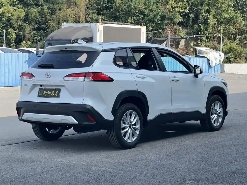 Toyota Corolla Cross — миниатюра 15