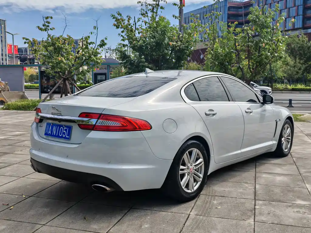 Jaguar XF — миниатюра 6