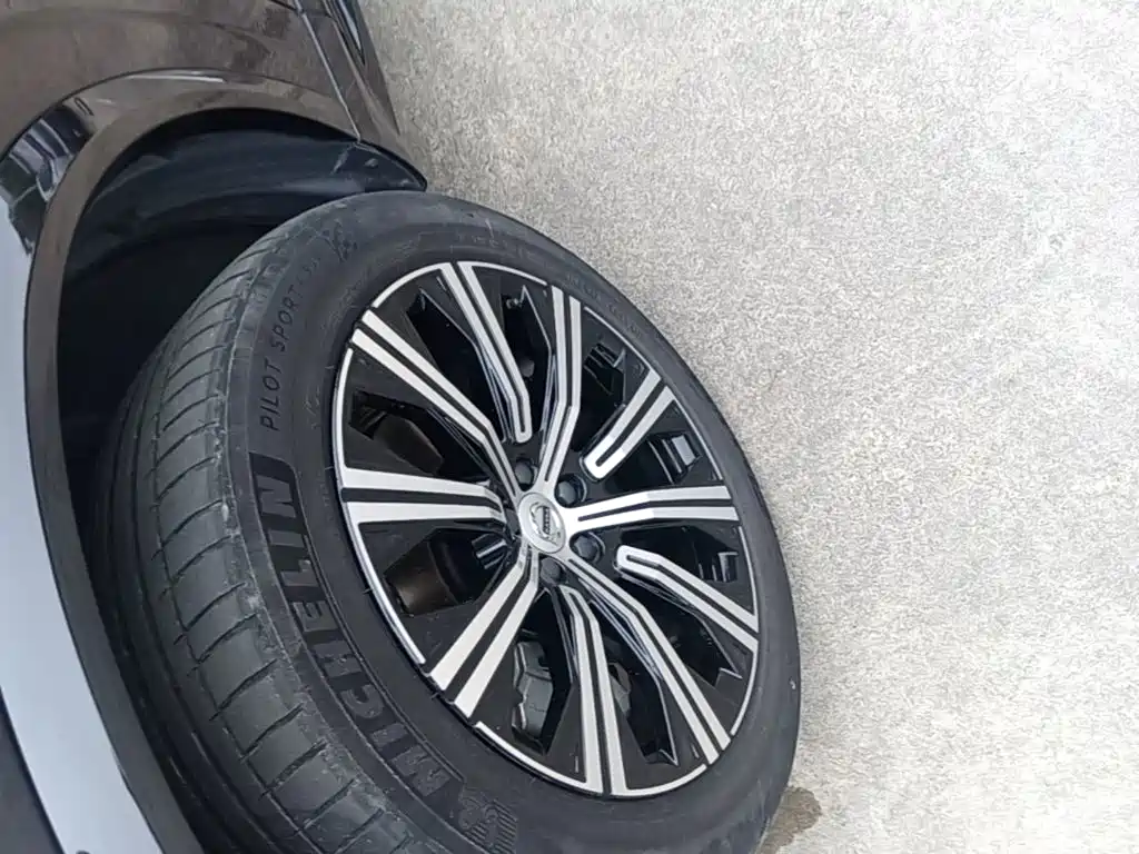 Volvo XC90 PHEV — миниатюра 23