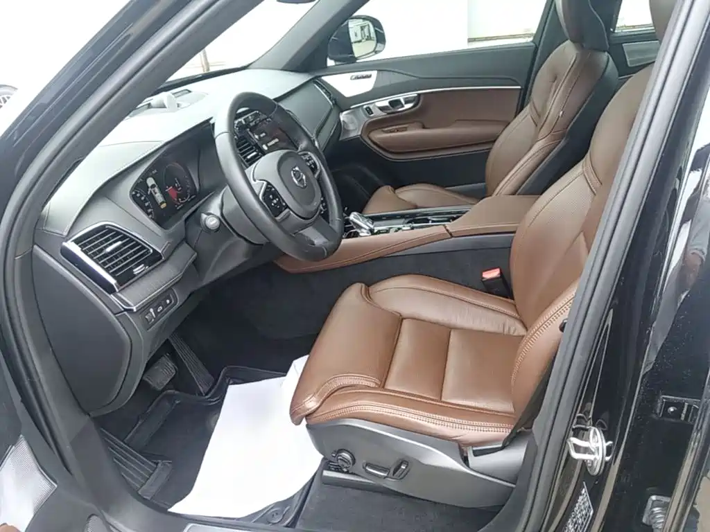 Volvo XC90 PHEV — миниатюра 15