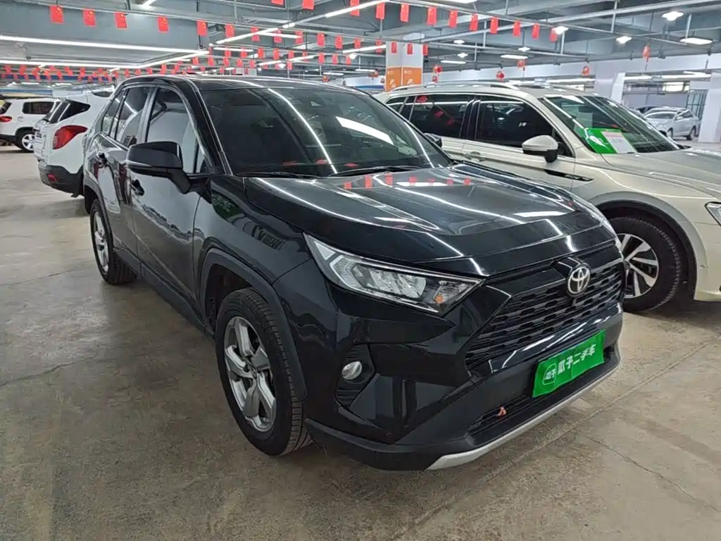 Toyota RAV4 — миниатюра 4