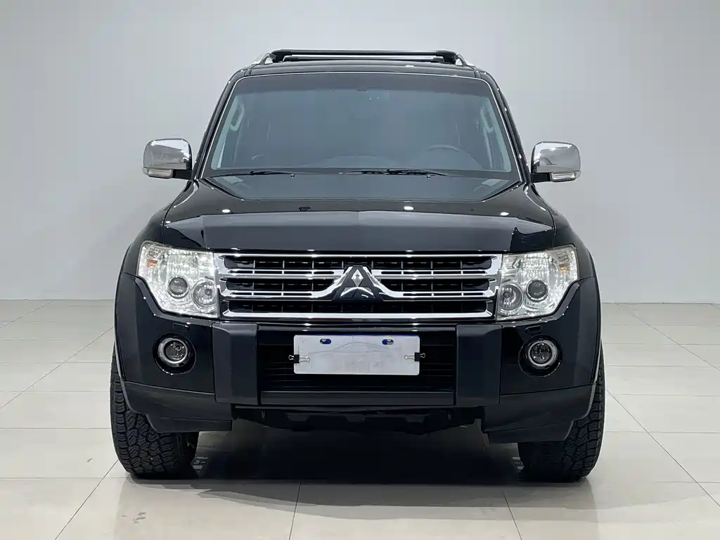 Mitsubishi Pajero (Import) — миниатюра 3