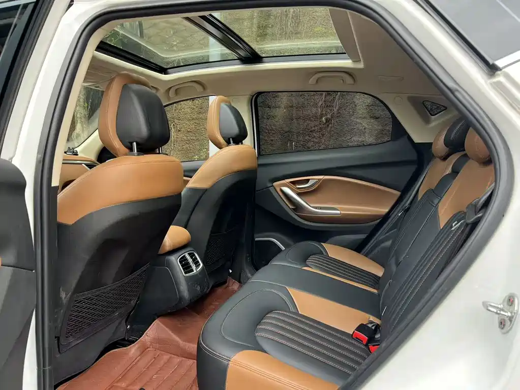 Soueast DX7 2015 1.5T AT Luxury