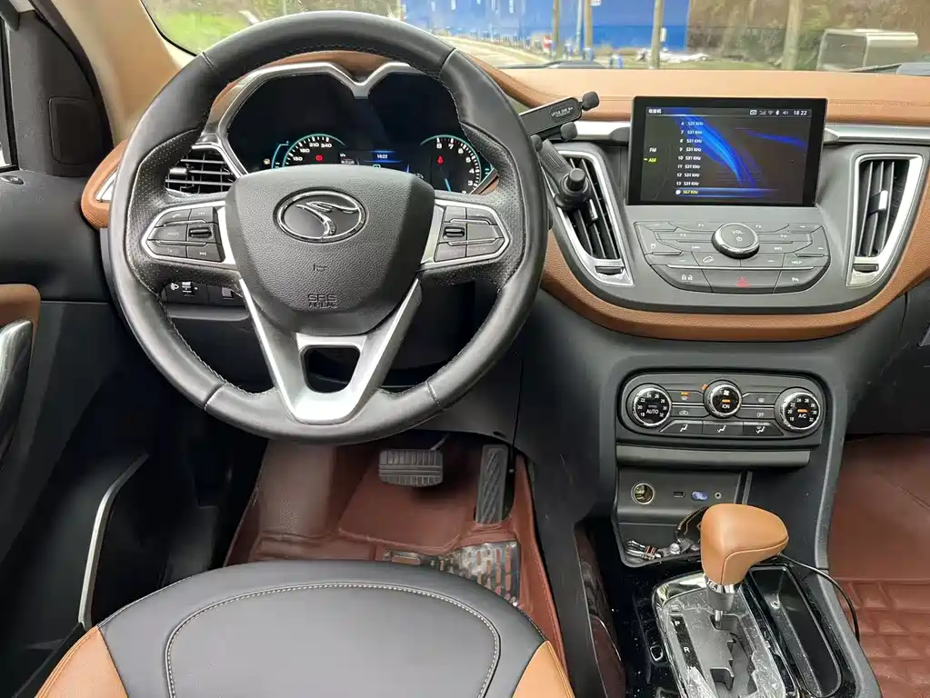 Soueast DX7 2015 1.5T AT Luxury