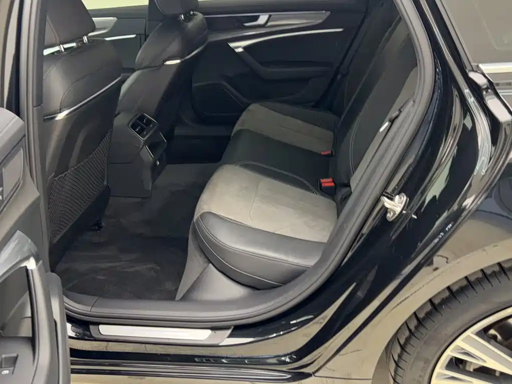 Audi A6L 2022 40 TFSI Luxury