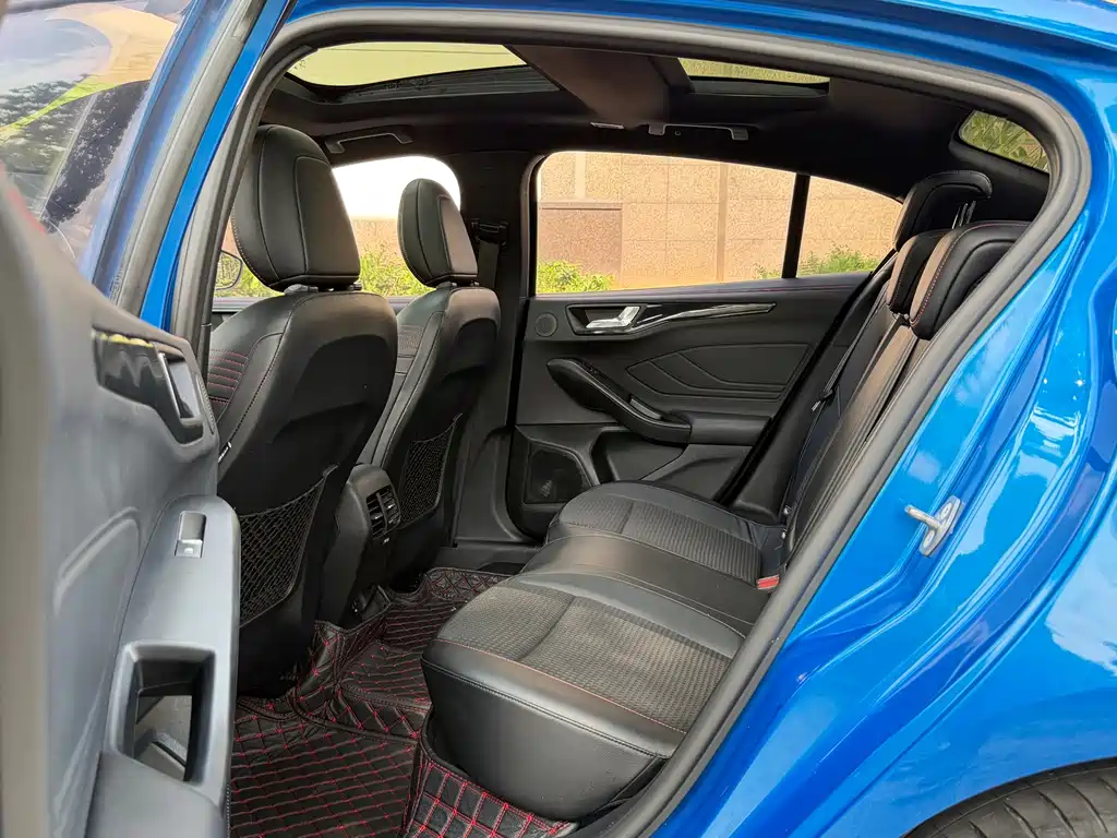 Ford Focus — миниатюра 5