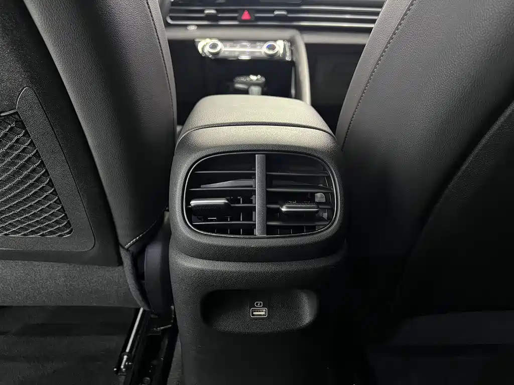 Hyundai Elantra — миниатюра 14