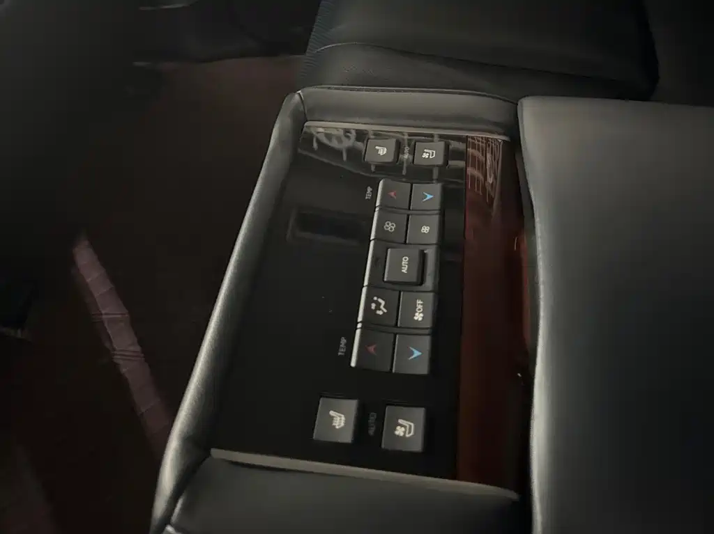 Lexus LX 570 Premium Luxury Edition, фото 16