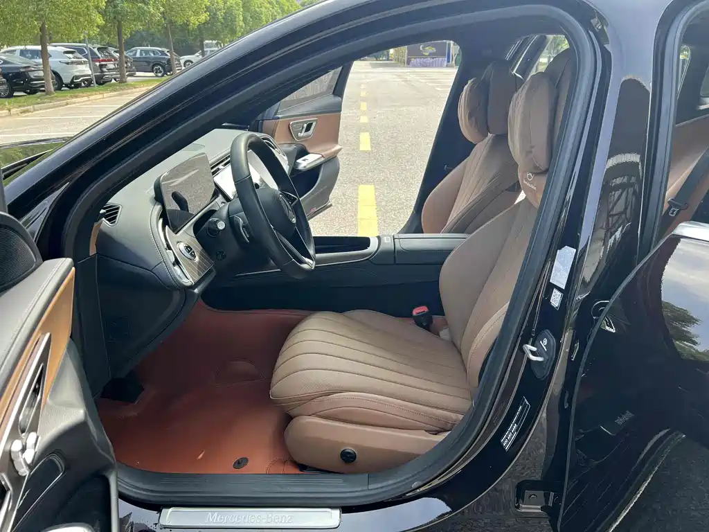 Mercedes-Benz E-Class E 2024 E 300 L Fashion