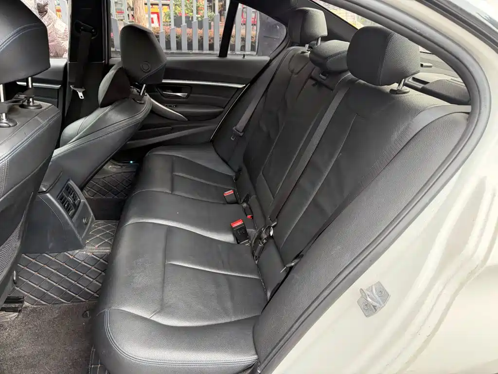 BMW 3 Series — миниатюра 12