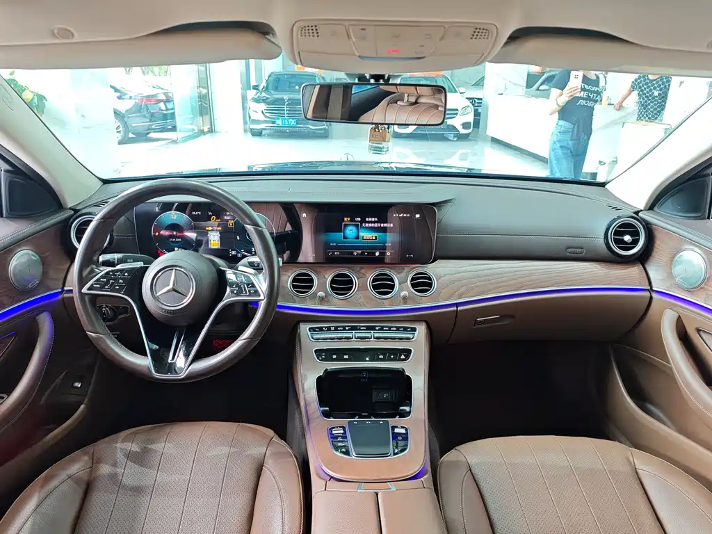 MERCEDES-BENZ E CLASS