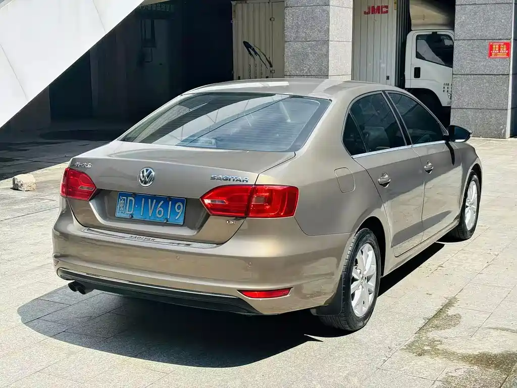 Volkswagen Sagitar — миниатюра 4