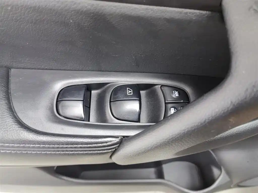 Nissan X-Trail 2014 2.0L CVT Comfort 2WD