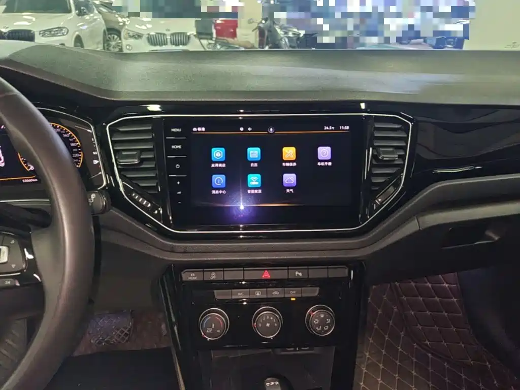 Volkswagen T-Roc — миниатюра 13